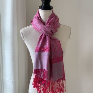 Pink and gray paisley wrap